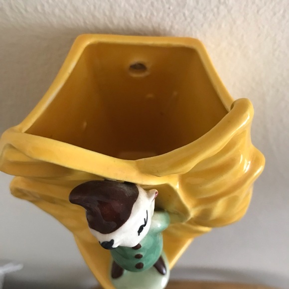 Vintage Pixie Elf ceramic wall pocket vase with hanging slot - Picture 4 of 8